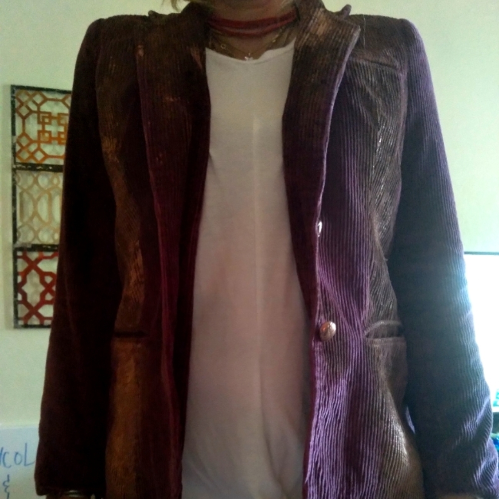 Maroon and copper distressed corduroy blazer fits me I'm a med Its one of a kind